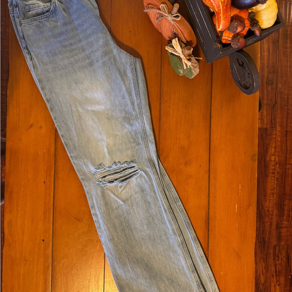 Women’s Light wash wide leg Jeans